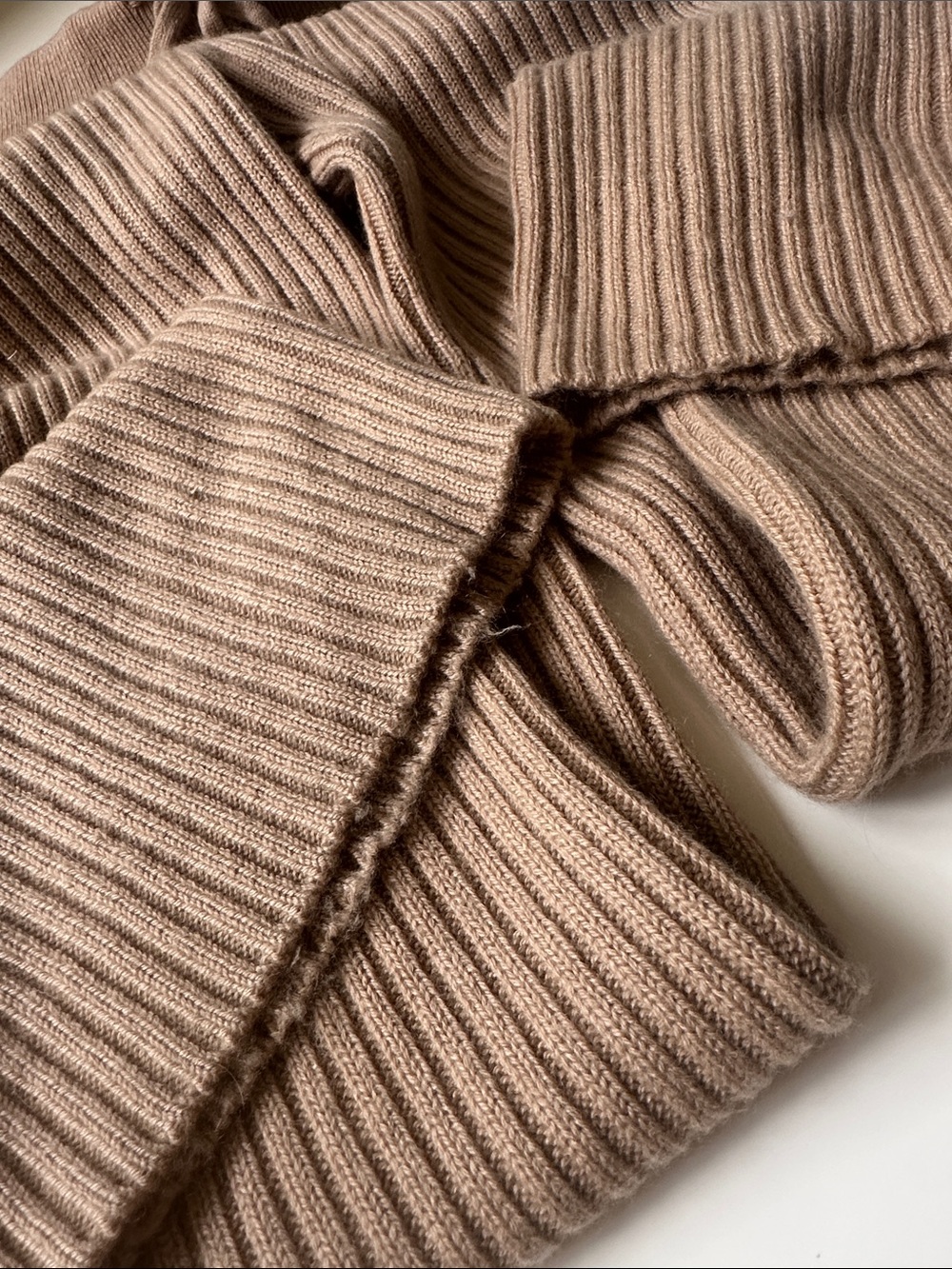 Qi Cashmere Ribbed Pants - Picture 9 of 9